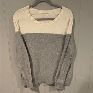 Women's Gray and Cream Sweater